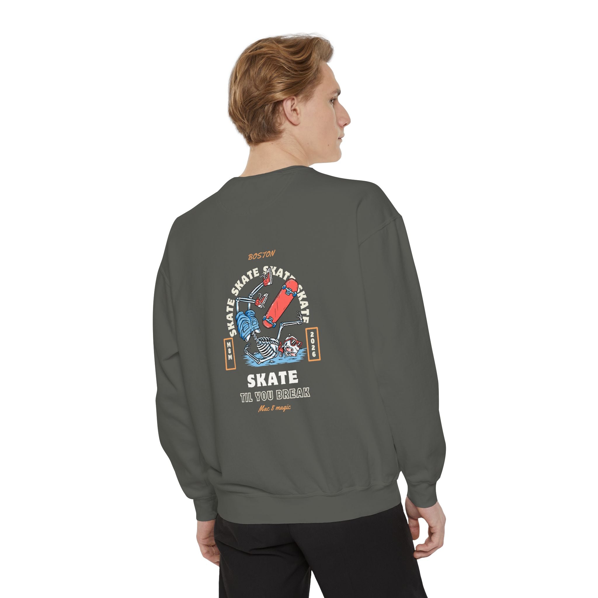 Skateboard Graphic Sweatshirt – 'Skate Till You Break' Retro Crewneck