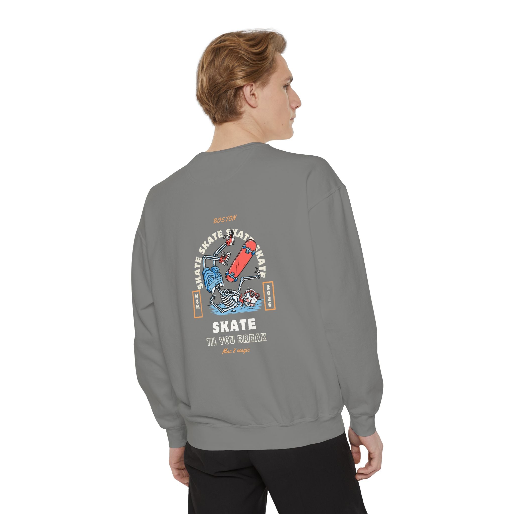 Skateboard Graphic Sweatshirt – 'Skate Till You Break' Retro Crewneck