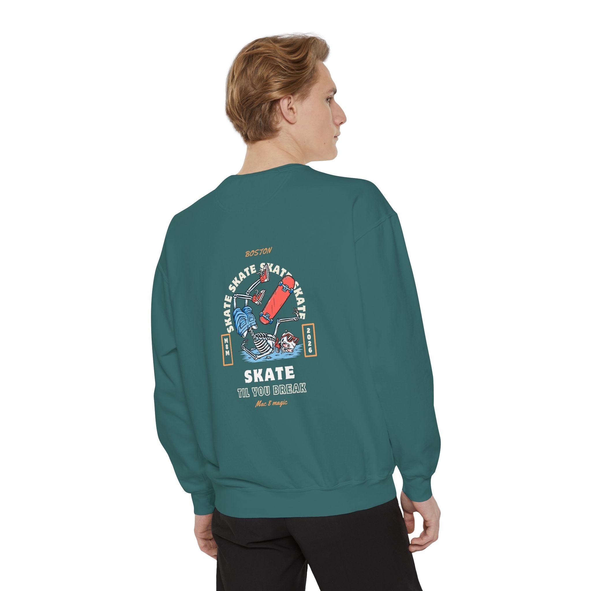 Skateboard Graphic Sweatshirt – 'Skate Till You Break' Retro Crewneck